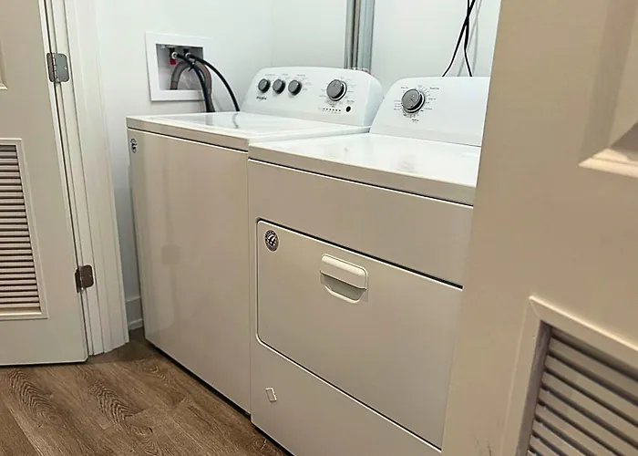 Sleek Style 3br Haven - Free Parking - Ashland 2n
